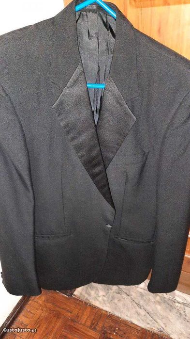 Blazer preto numero 52 com fita de cetim
