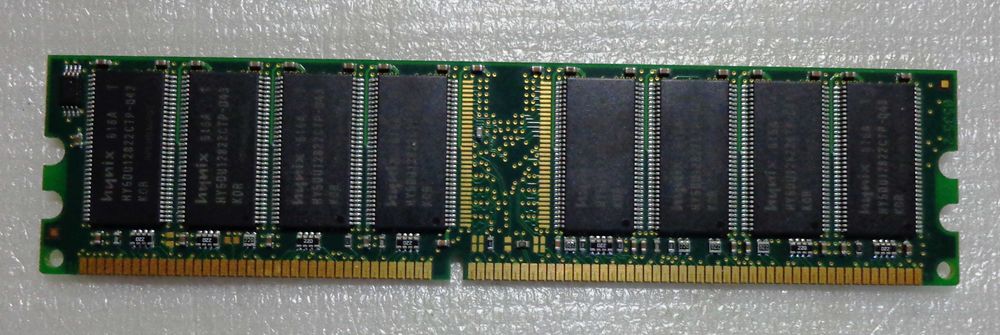 Hynix  DDR  1   1Gb  (Cl3) (400 -ка)