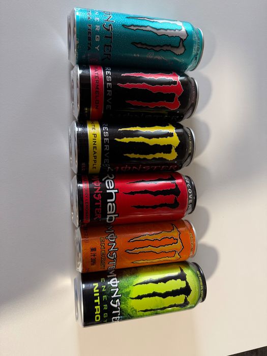 Latas monster energy drink