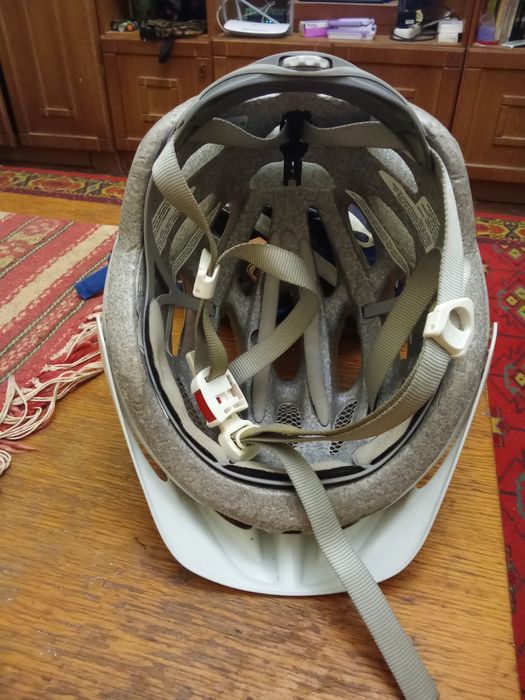 Шлем велосипедний GIRO