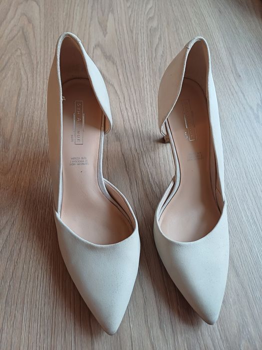 Buty białe skórzane szpilki 38