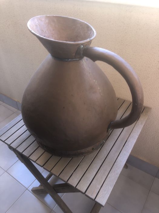 Jarro antigo em cobre
