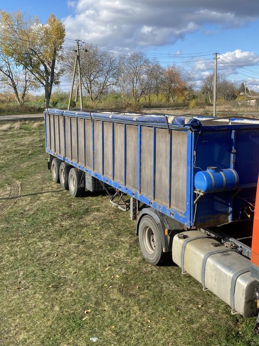 Напівпричіп-зерновоз контейнеровоз,на ходу можливий обмін,