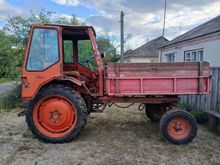 Продам трактор Т16