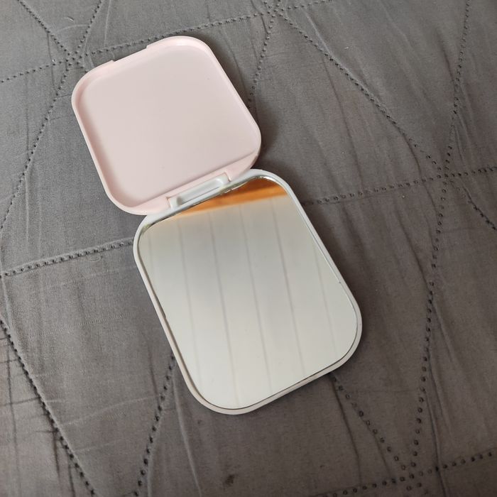 Kieszonkowe lusterko