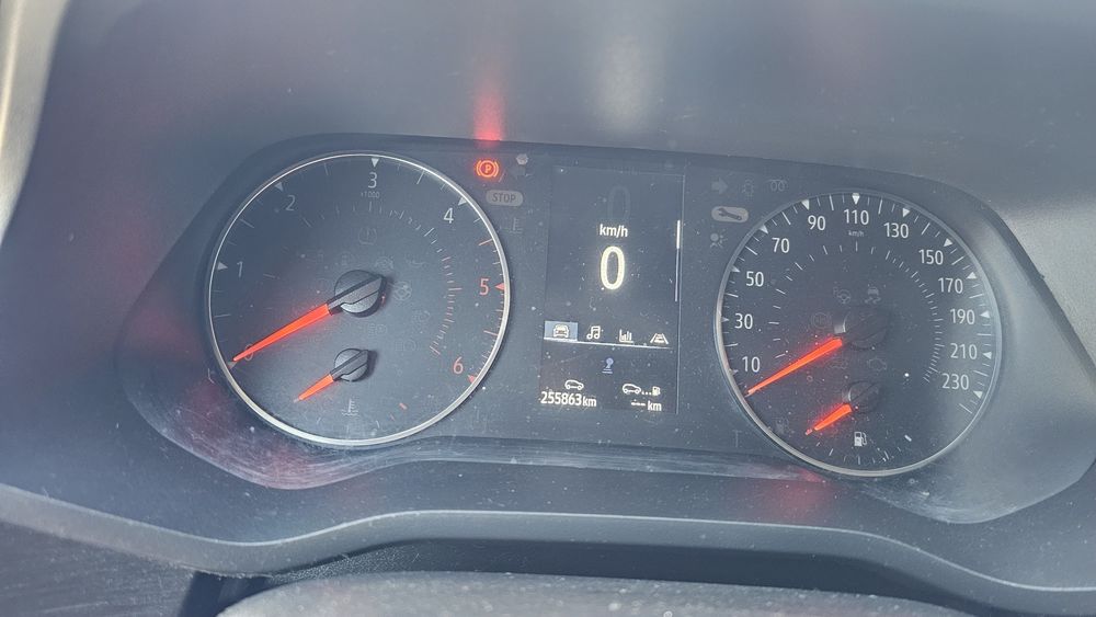 Продам мікроавтобус renault Trafic дев'ятимісний 2021-го року