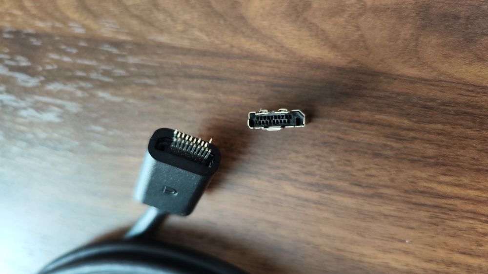 Віддам Display port 2.1 кабель під відновлення