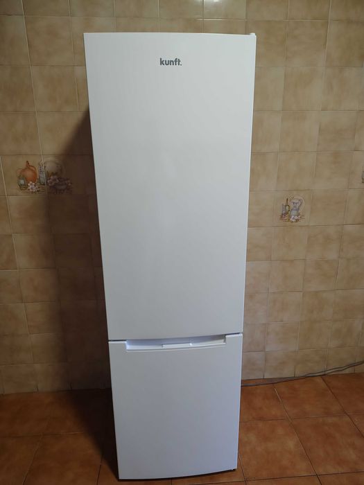 Frigorífico combinado kunft kc9113 180cm 262L