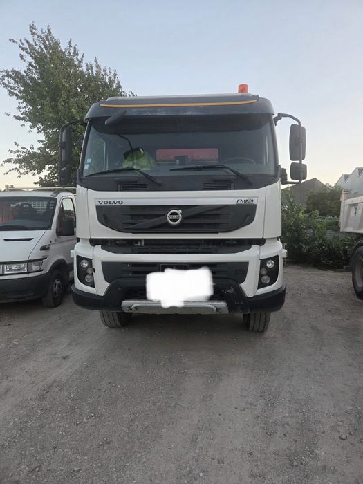 Volvo FMX 8x4 com Bascula