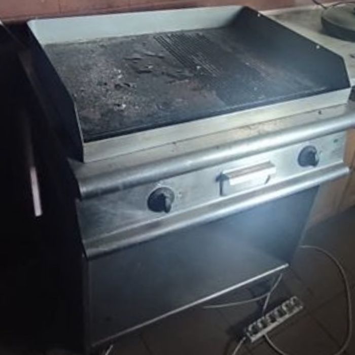 Проф промышленый  б/у гриль OLIS