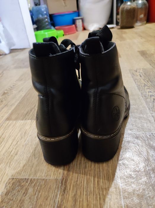 Чобітки осінні в гарному стані