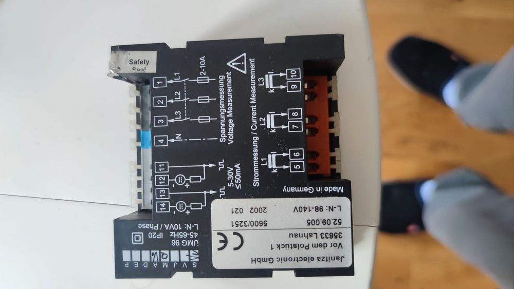 Miernik napięcia i prądu . Janitza UMG 96