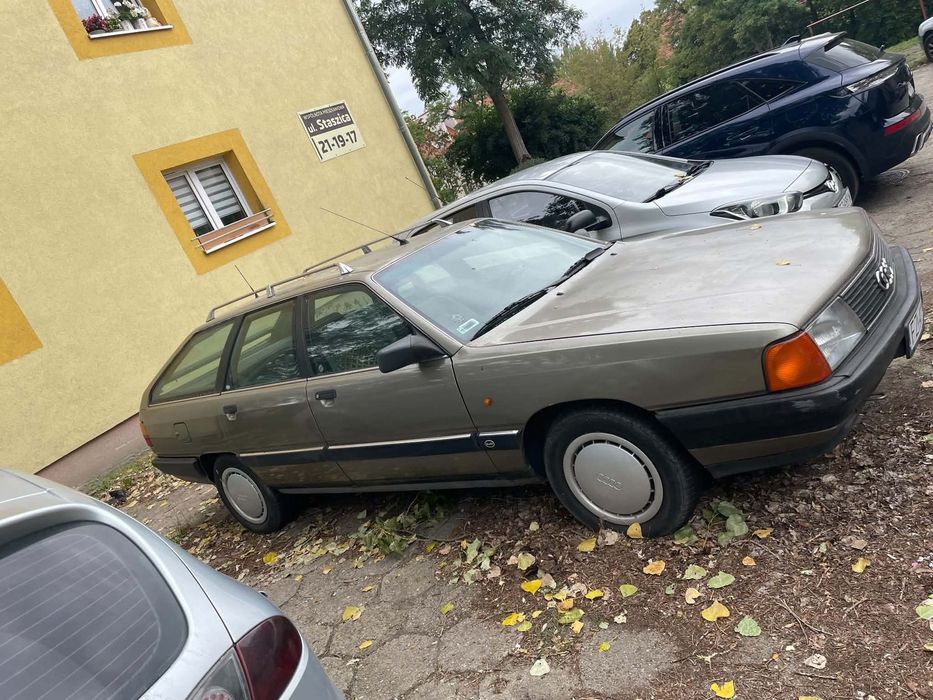 Audi 100
