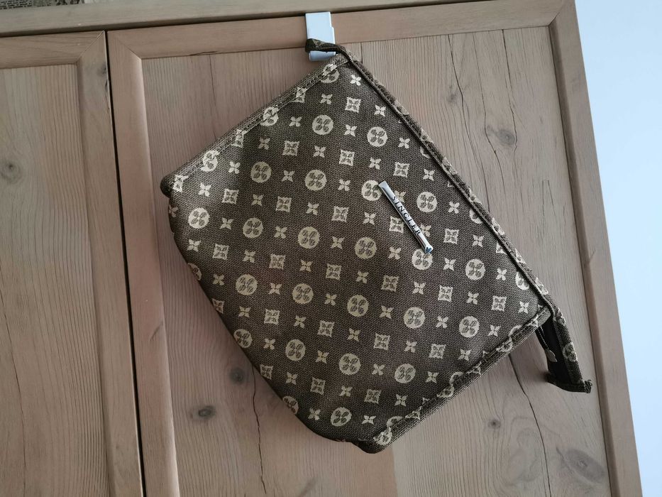 Kosmetyczka w stylu Louis Vuitton