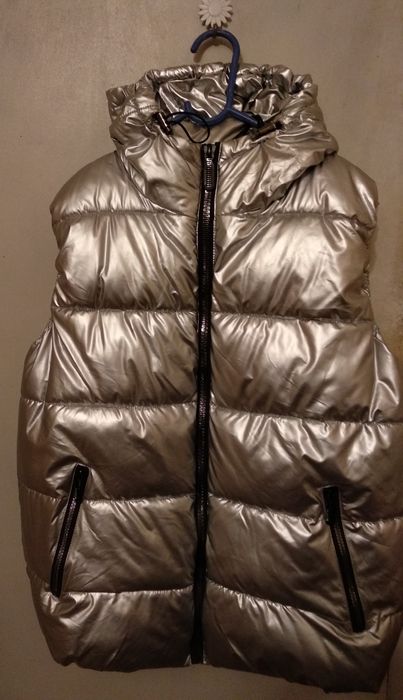 Жилетка жіноча об'ємна