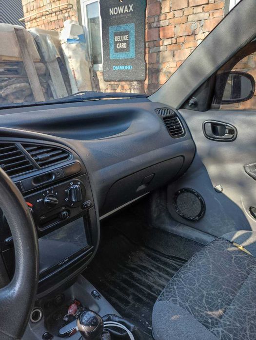 Легковий автомобіль  Деу Сенс