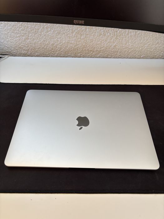 Macbook Air 2020року, сучасний, стильний, топ за свої гроші