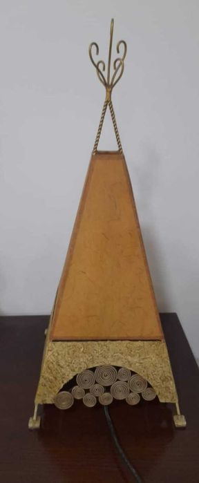 Candeeiro forma de tenda