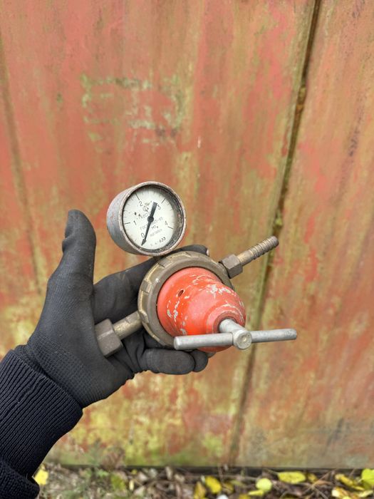 Редуктор газовый с манометром советский рабочий