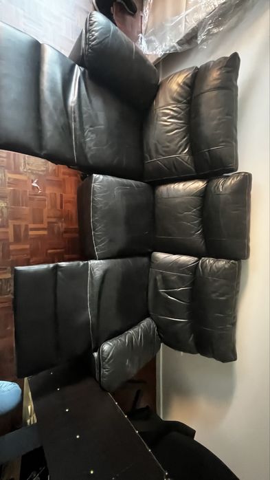 Sofá Preto Pele