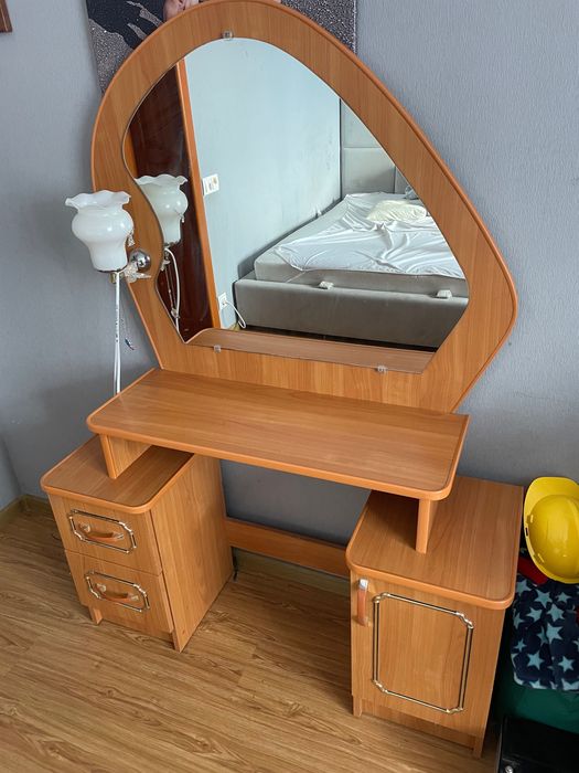 Столик кімнатний