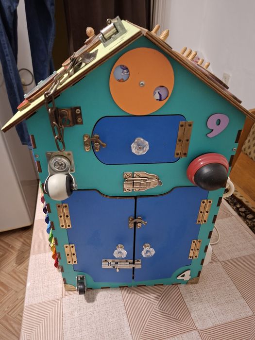 Продам бізі- Будинок  б/ у.