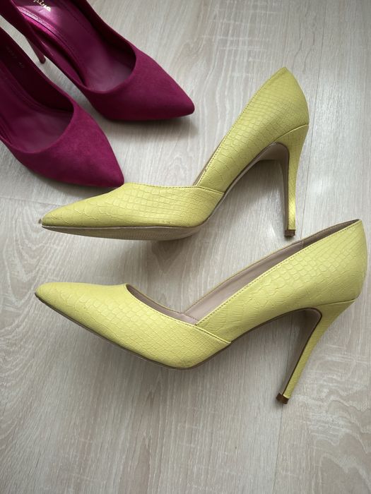 Туфлі на підборах