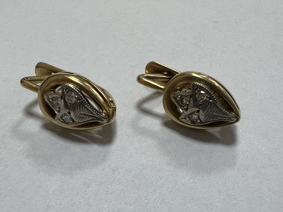 Золоті сережки 750 проби з діамантами, серп та молот