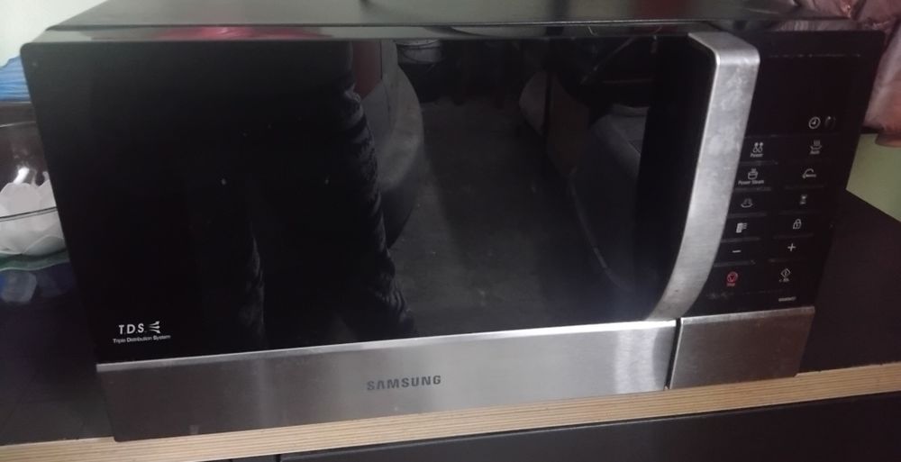Sprzedam mikrofalówkę kuchenke mikrofalową samsung