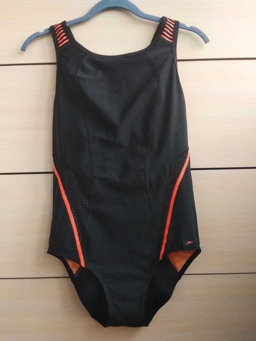 38-40р. сплошной купальник с утяжкой Speedo fit pro