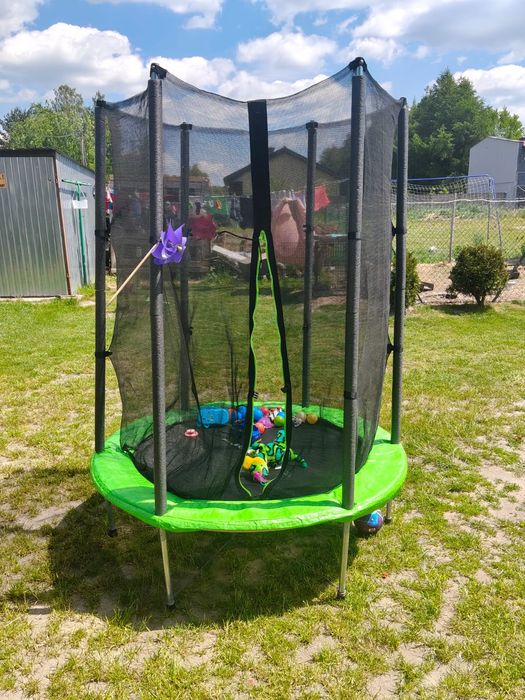 Trampolina mała dzecięca