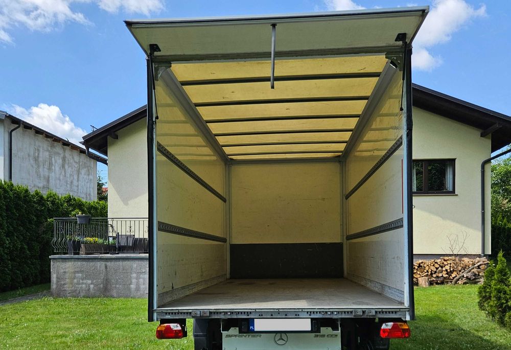 Zabudowa kontener JUNGE wraz z WINDĄ 750kg. typ Sprinter