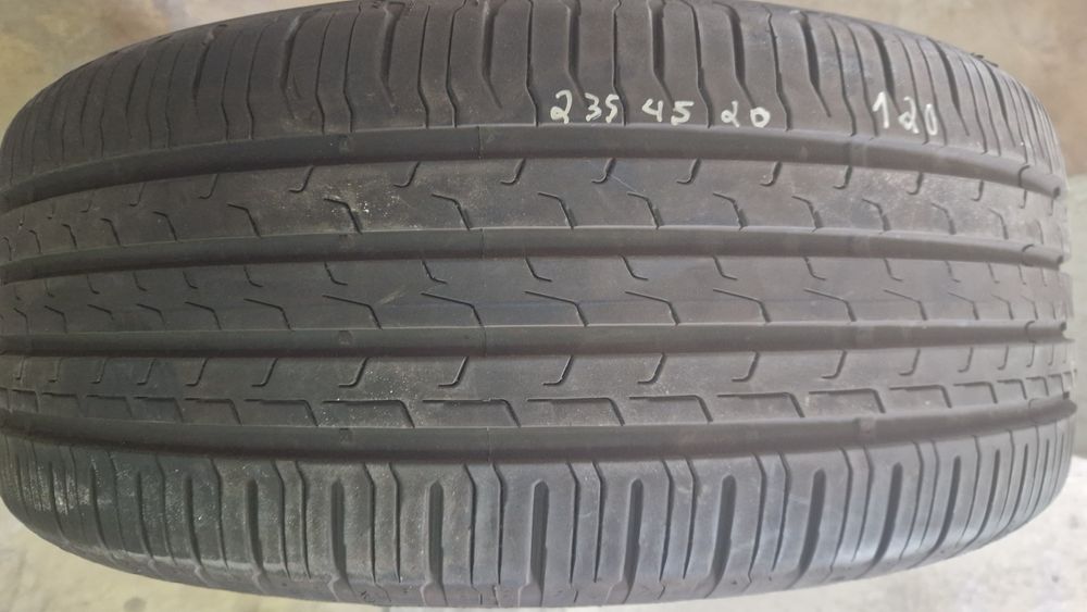 235/45R 20 Continental
