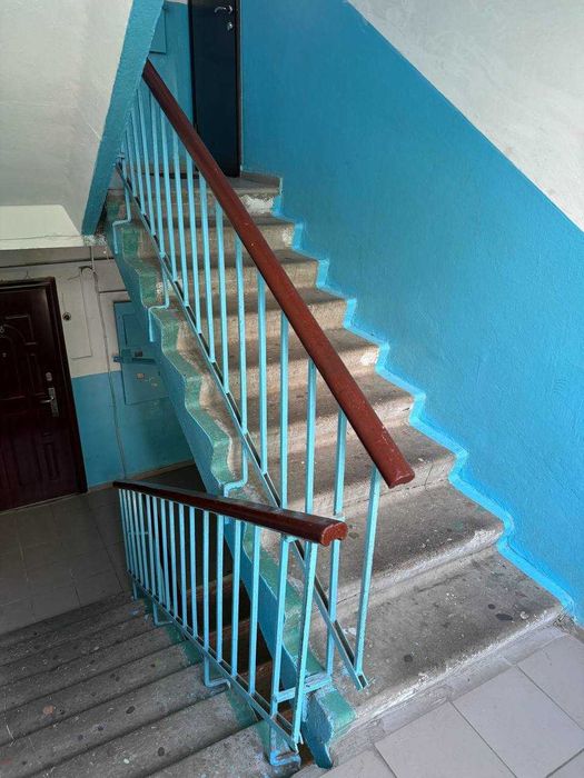 Продам 2-к квартиру в кирпичном доме на Сухомлинского / Слобожанское