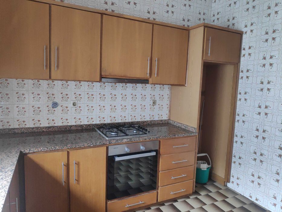 Apartamento T3 para arrendar - Centro de Pardilhó (Estarreja)