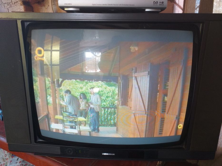 Телевизор Universum