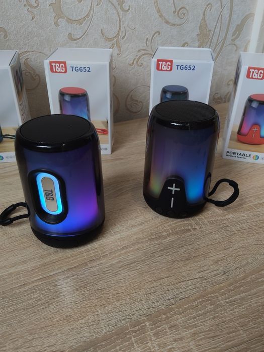 Качественный звук блютуз колонка TG652 RGB TWS speakerphone