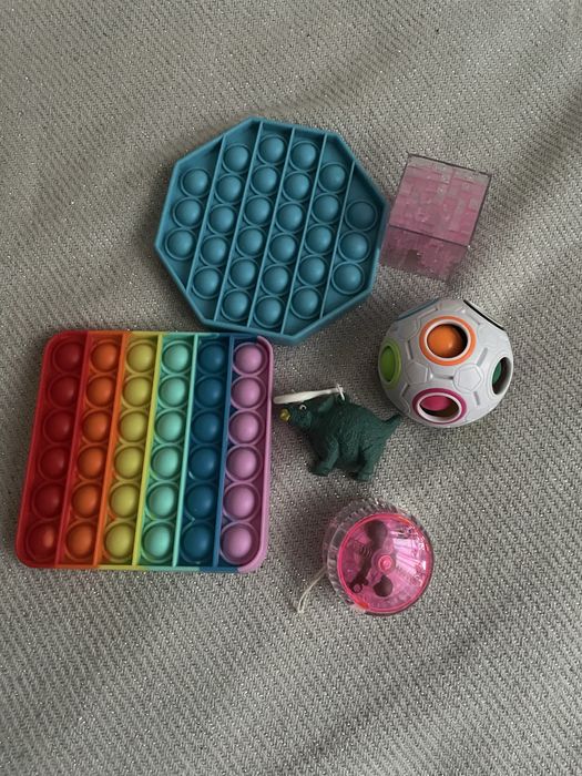 Zabawka jojo 2 x pop it i gratis fidget toys