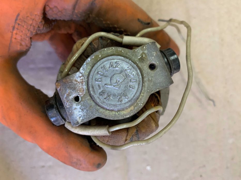 Электродвигатель електродвигун