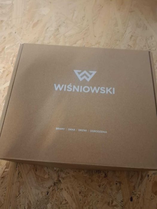 Zestaw kosmetyków do bram i okien Wiśniowski - nowe