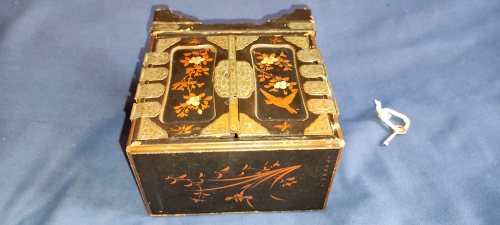 Kasetka 200letnia Japonia kabinet sepet XIXw laka