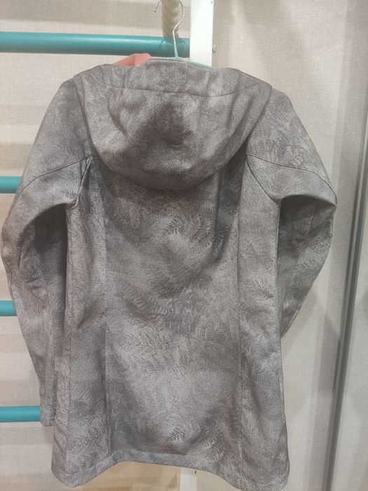 Ветровка, жіноча спортивна вітровка