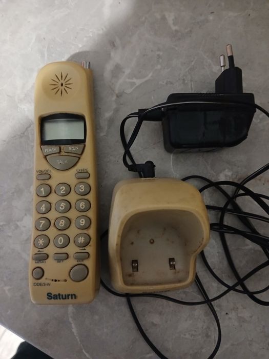 Навушники NOKIA (2шт),  телефон Сатурн