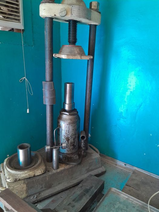 Гидравлический пресс (технопланктон)