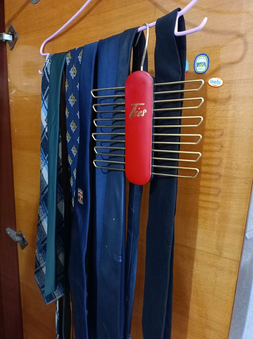 Мультілот краваток (галстуки) 16 шт + 1 дитячий. Вішалка у подарунок