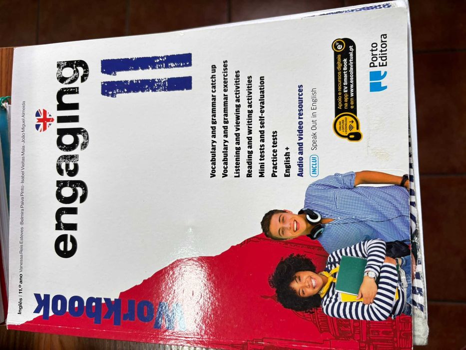 Livros Escolares 11º Ano 10 €