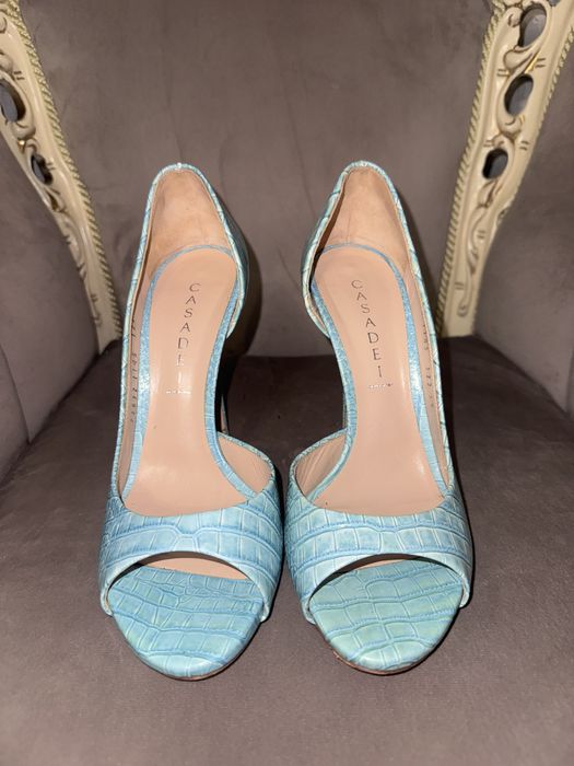 Босоножки 39р . Casadei оригинал