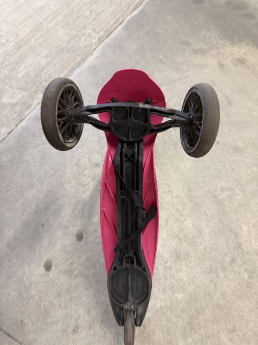 2 trotinetes para criança