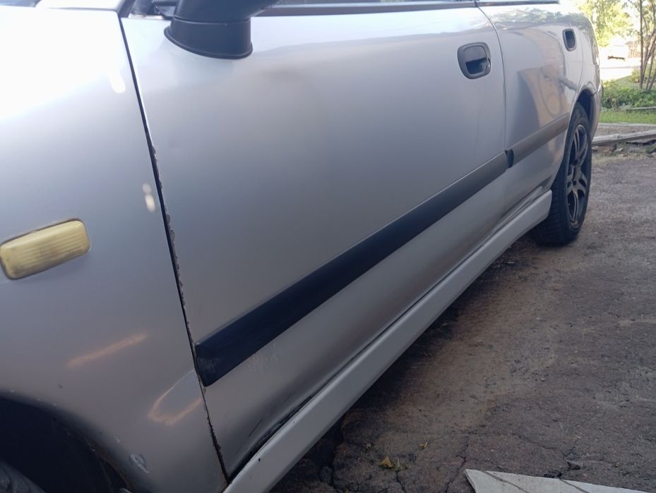 Mitsubishi Карізма 2002