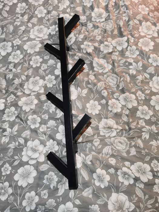 Ikea wieszak ścienny  z  drewna czarny 78 cm